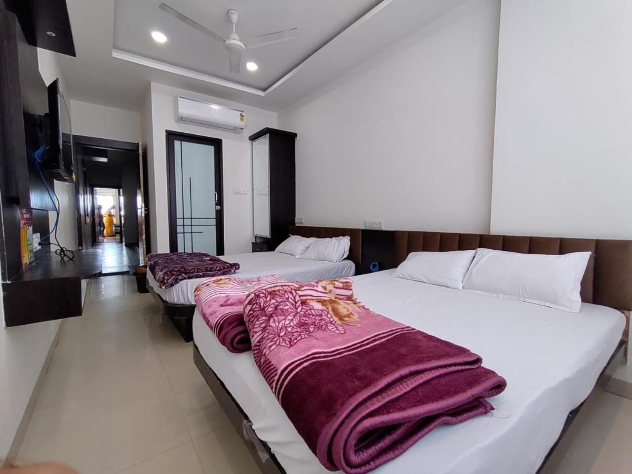 Hotel Jyoti Shree อุจเจน ภายนอก รูปภาพ